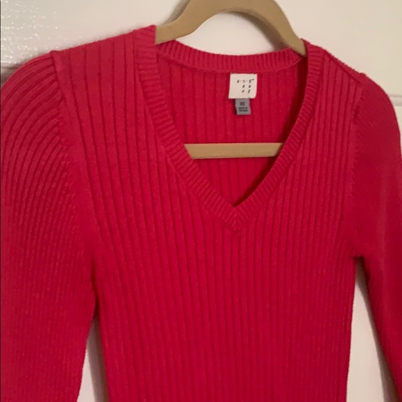 A New Day Brand Hot Pink V-Neck Style Sweater - Picture 2 of 6